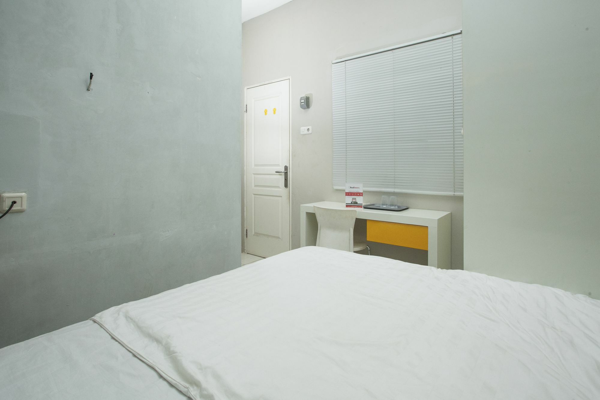 Reddoorz At Siwalankerto Surabaya Hotel Exterior photo
