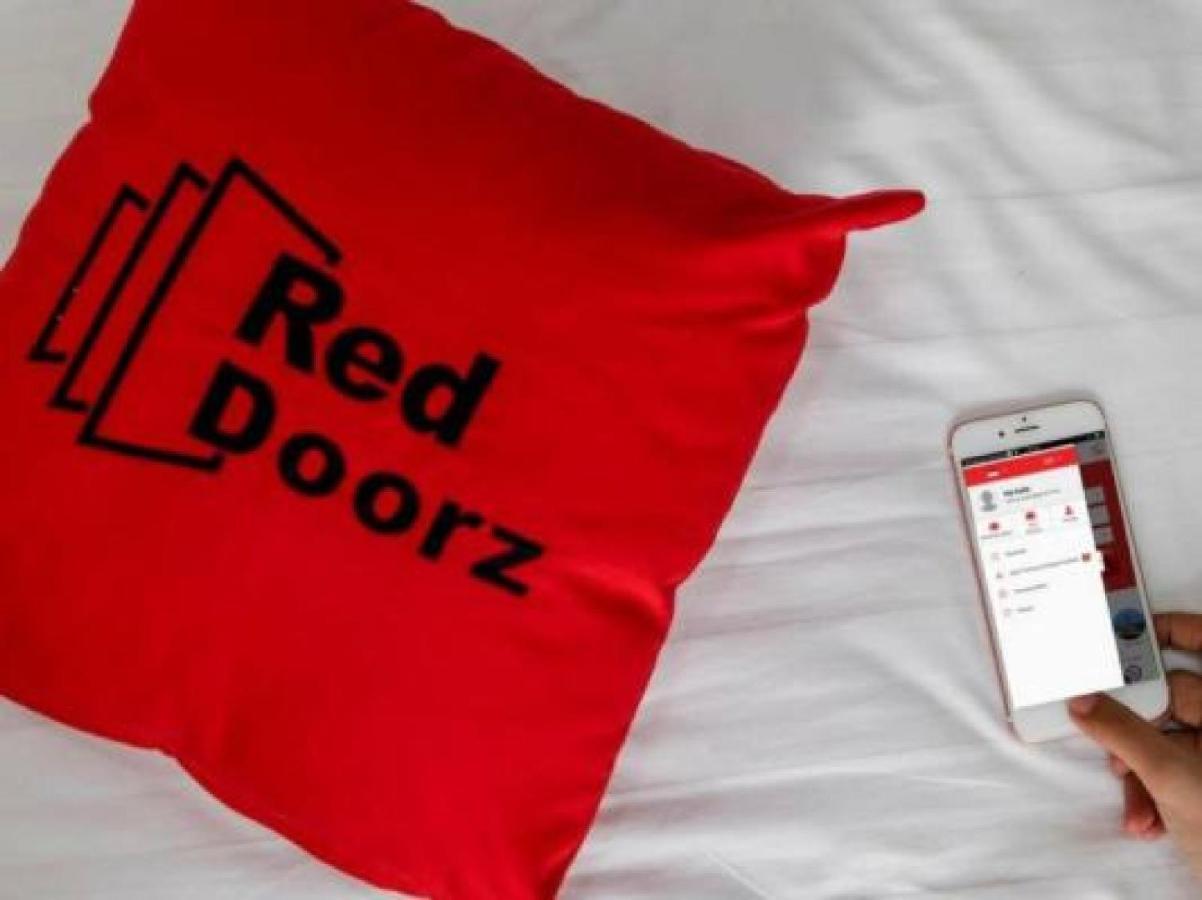 Reddoorz At Siwalankerto Surabaya Hotel Exterior photo